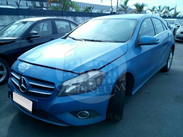 LOTE 027 - Mercedes-Benz Classe A 200 Style 1.6 DCT Turbo 2015