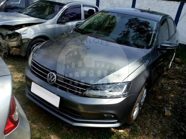 LOTE 032 - Volkswagen Jetta 2.0 Trendline Tiptronic 2016