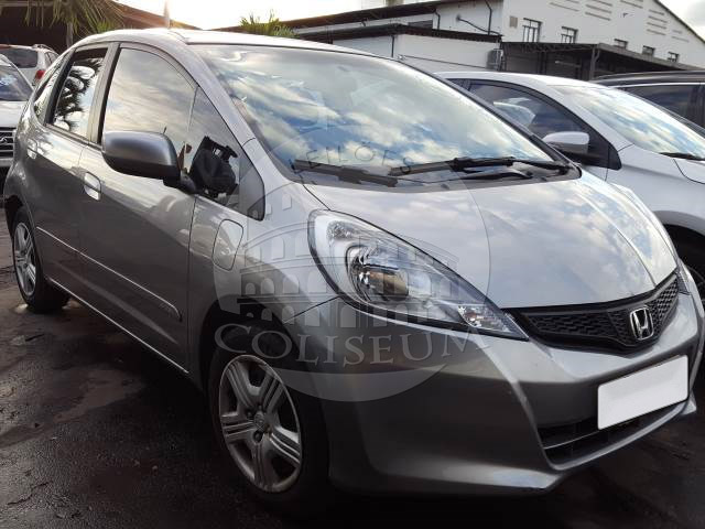 LOTE 008 -  HONDA FIT DX 1.4 16V 2013