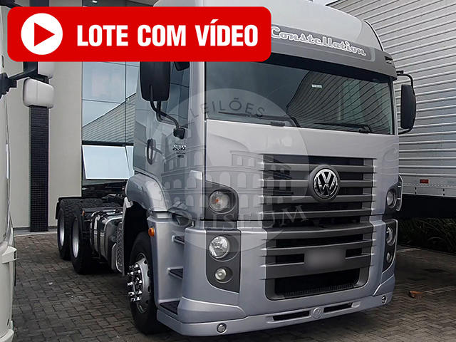 LOTE 007 -  VOLKSWAGEN 26-390 E Constel. 6x4 2p (E5) 2013