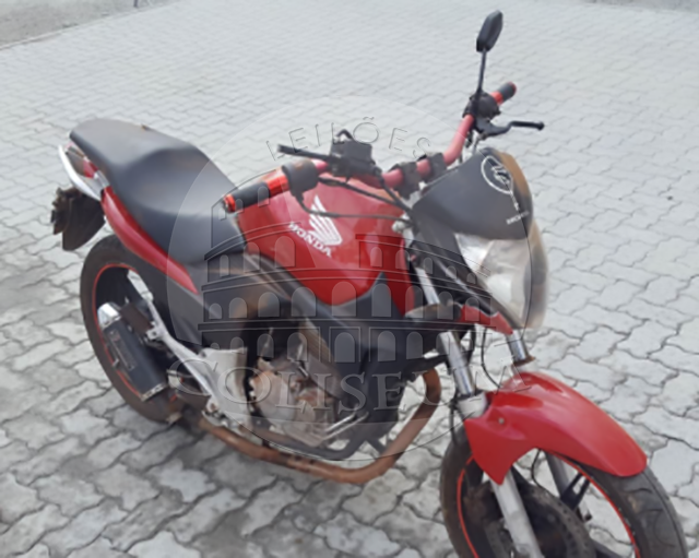 Lote 019 - HONDA CB 300 R 2011