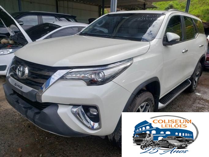 LOTE 014 - HILUX SW4 DIAMOND 2019