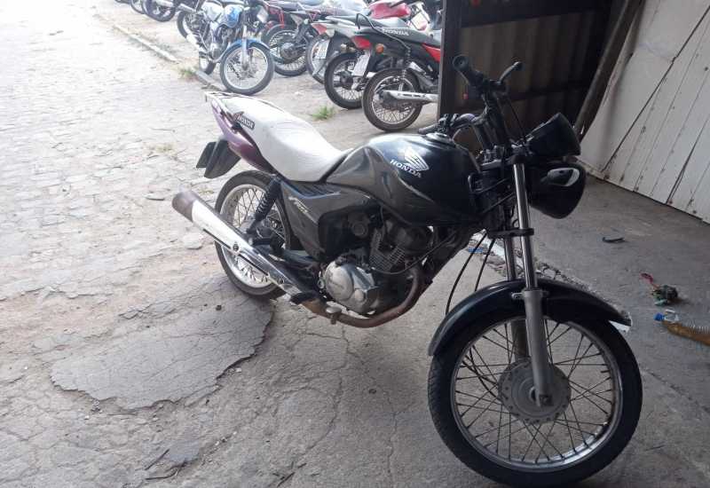 LOTE 008 -  HONDA CG 150 FAN ESI MIX 2011