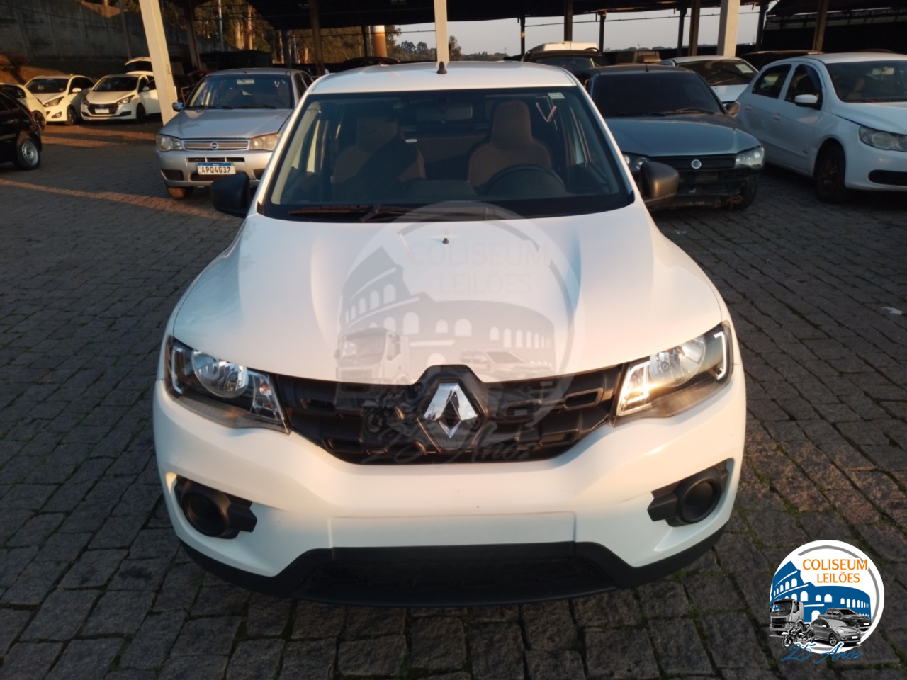 LOTE 027 - KWID ZEN 10MT FLEX 2018