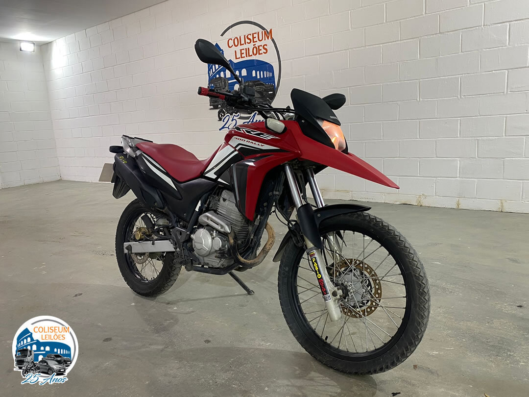 LOTE 015 -  HONDA XRE 300 2015